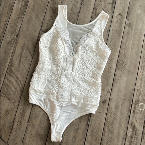 Lulu’s Cali Cantina White Lace Bodysuit Size Small NWT - Picture 6 of 14